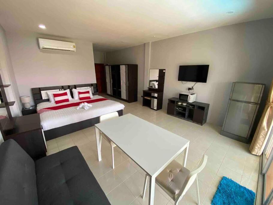 Apartment The Cheetar Pool Ban Saiyuan