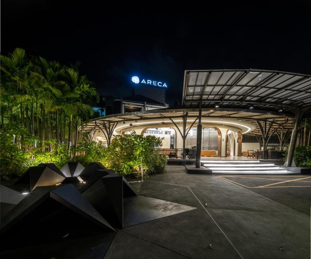Areca And Hotel
