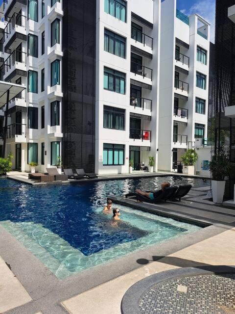 2 Bed Luxury Pool Sleeps 6 * Phuket