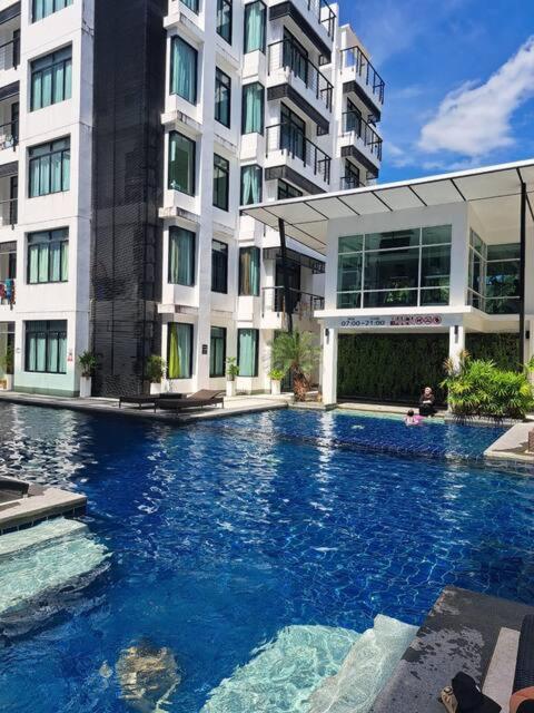 Villa 2 Bed Luxury Pool Sleeps 6