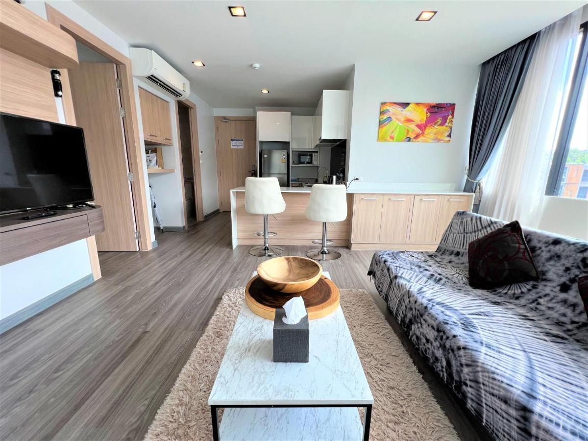 1 Bed Corner In - Grand Vip * Kata Beach (Phuket)