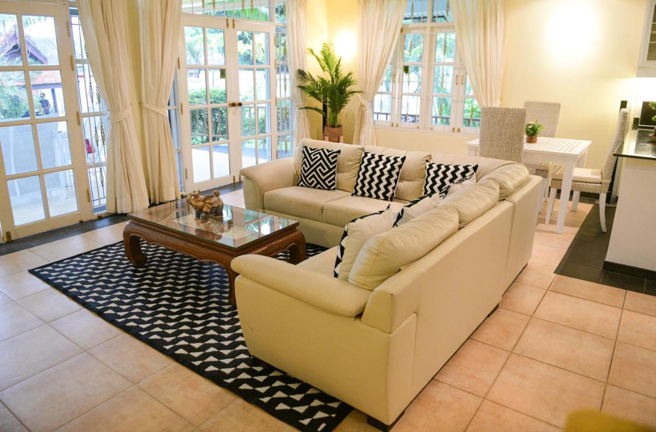 Shimmer Three-bedroom With Large Garden And Two Swimming Pools Rawai