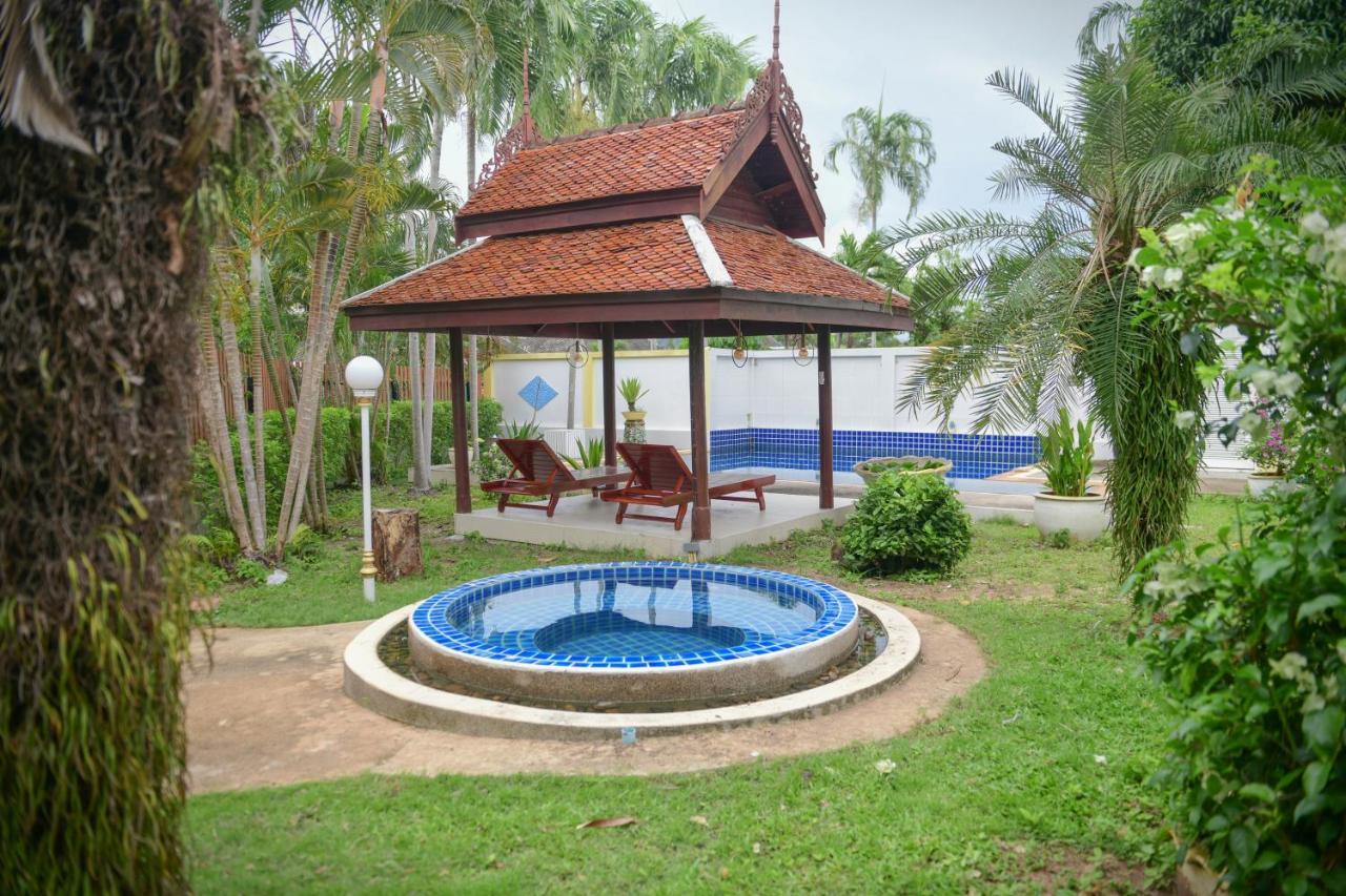 Shimmer Three-bedroom With Large Garden And Two Swimming Pools *