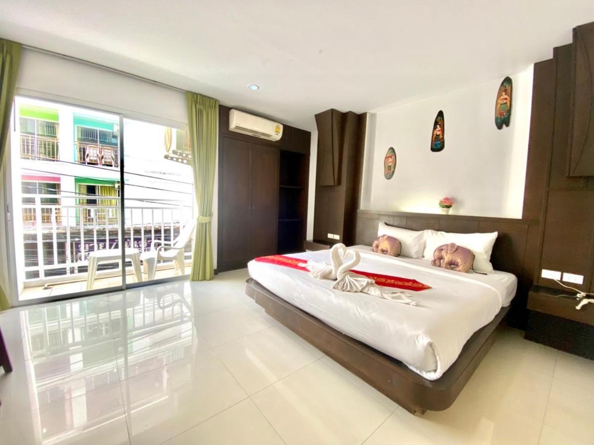 One World One 2 Hostel