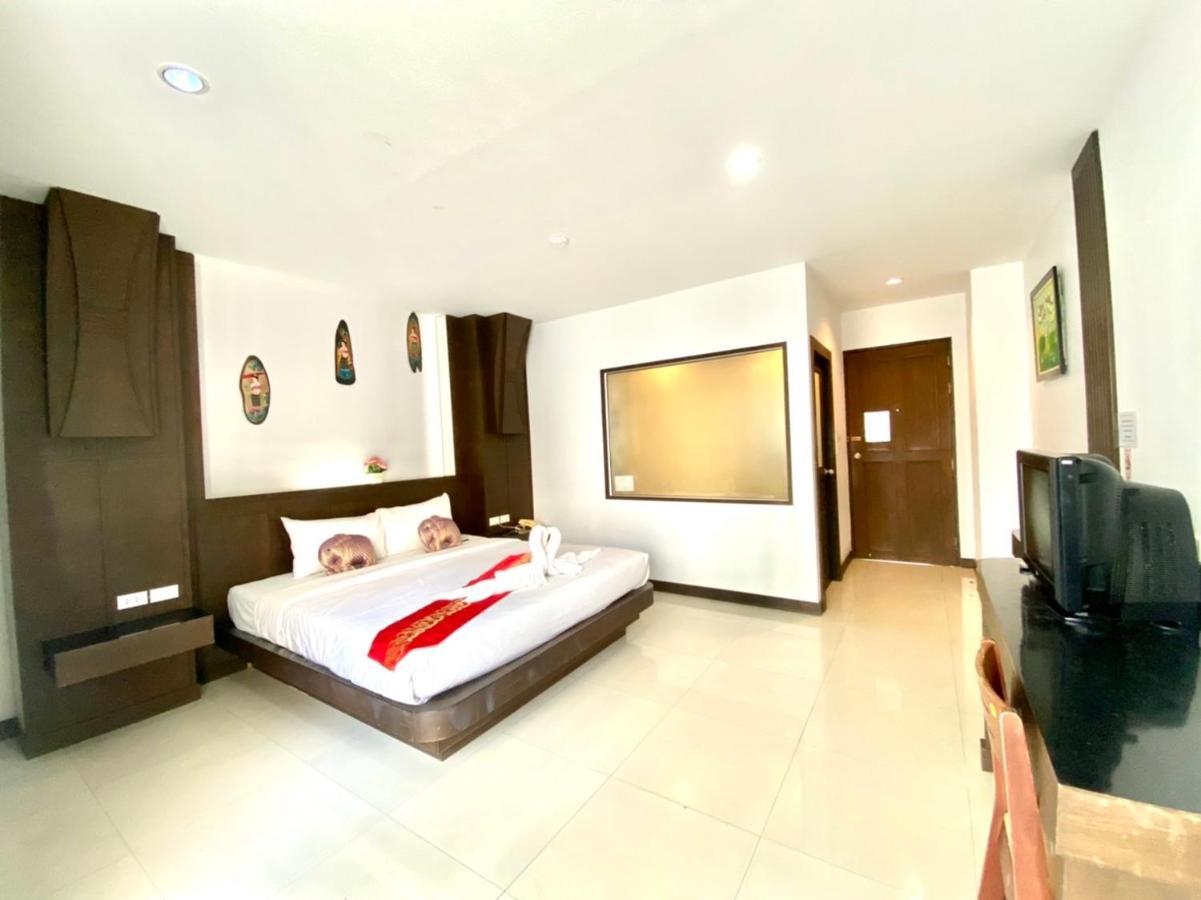 Hostel One World One 2 Patong