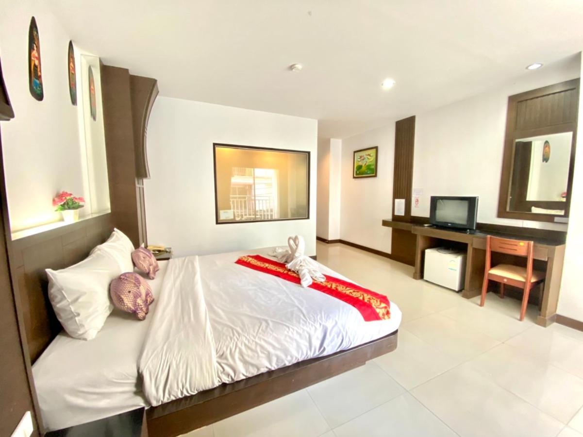 Hostel One World One 2 Patong