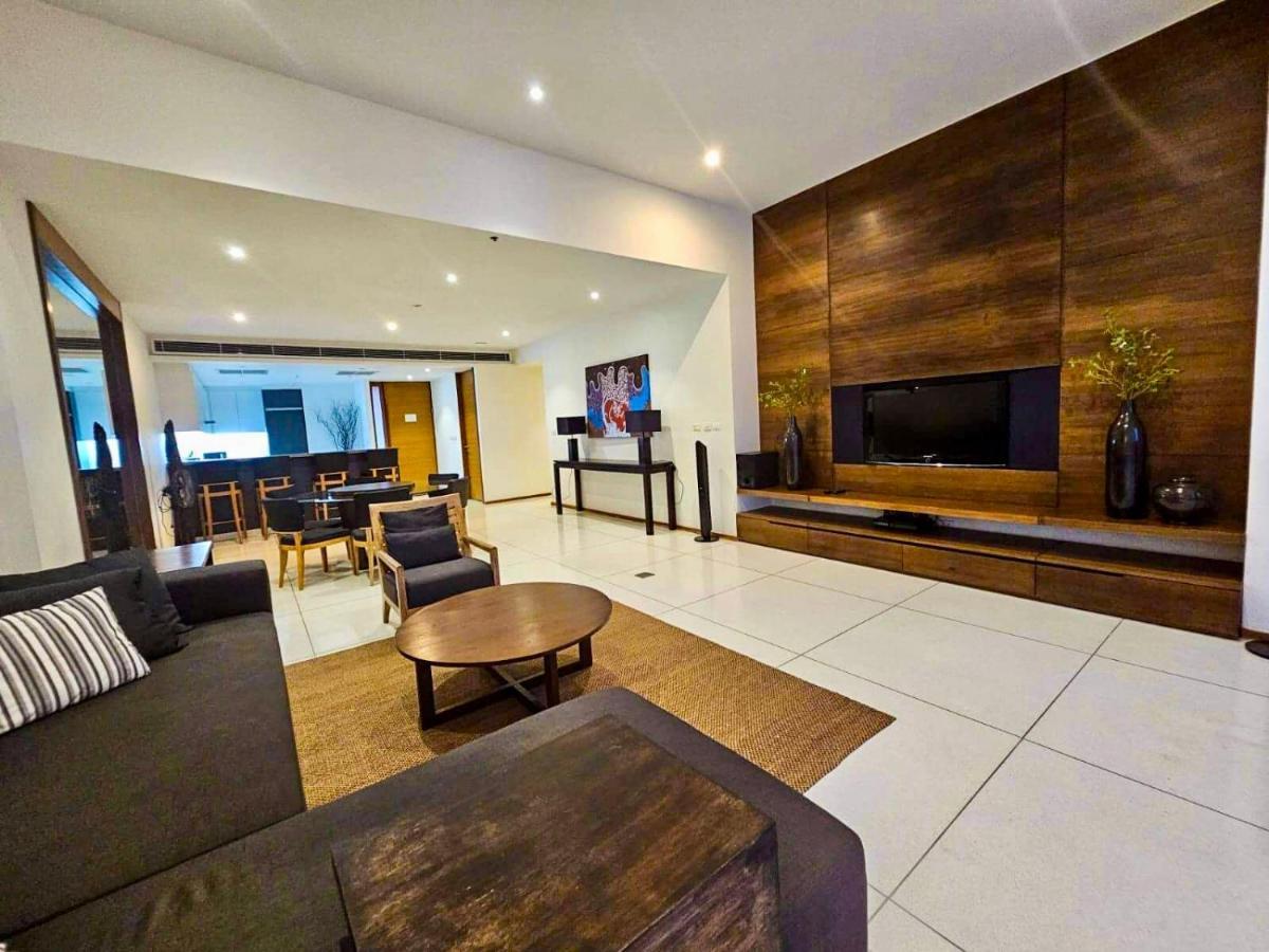 Beachfront 2 Bedroom Luxury Chava Apartment *