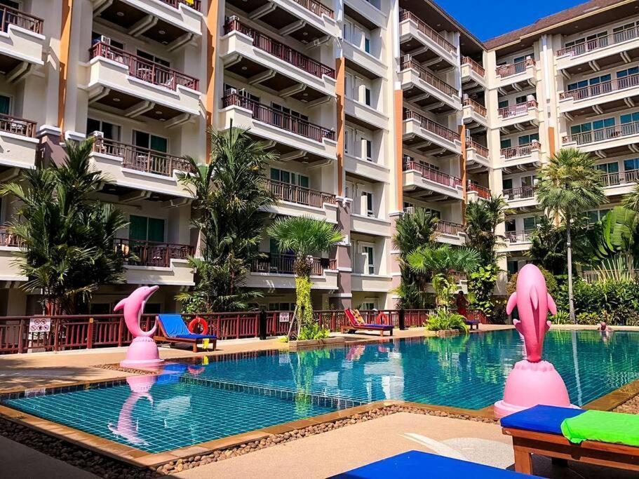 Location Near Jungceylon + Pool Access *