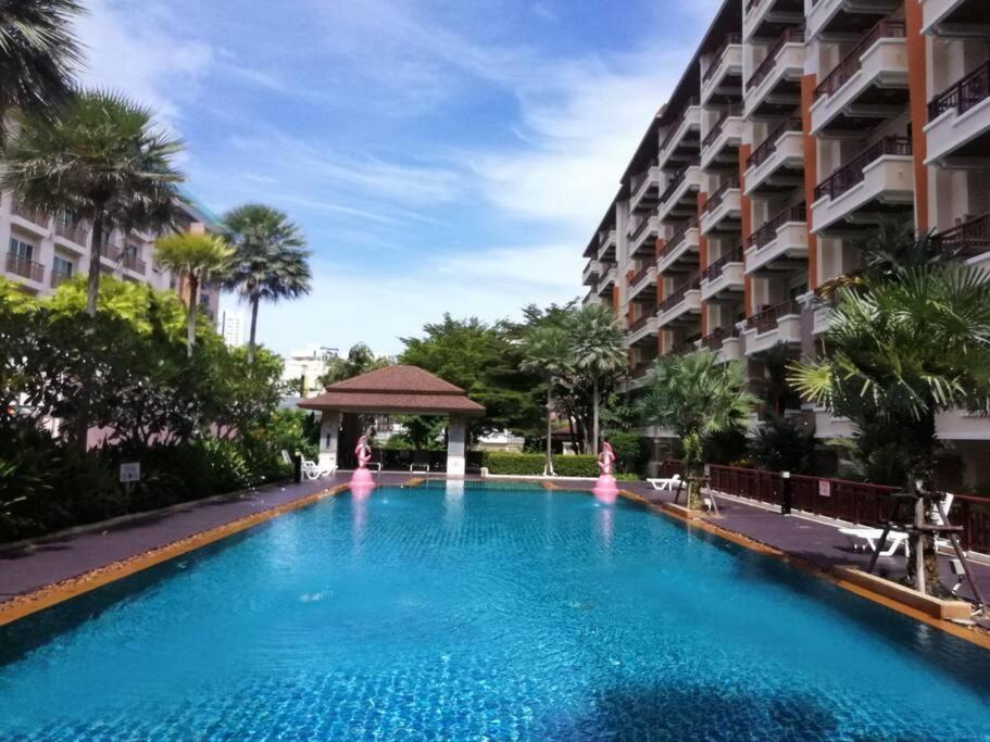 Location Near Jungceylon + Pool Access * Patong