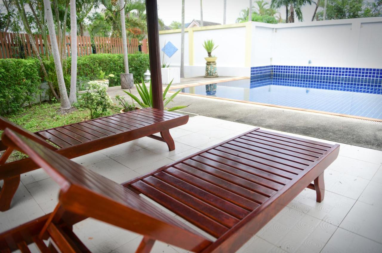 Villa Shimmer Three-bedroom With Large Garden And Two Swimming Pools