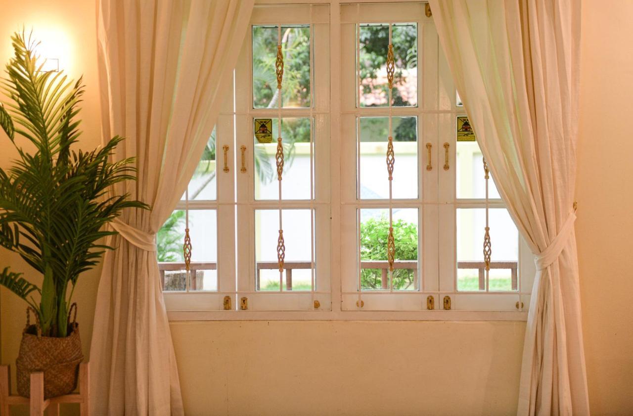 Shimmer Three-bedroom With Large Garden And Two Swimming Pools Rawai