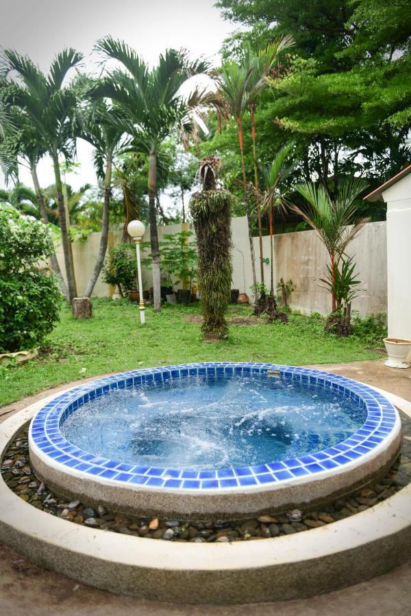Shimmer Three-bedroom With Large Garden And Two Swimming Pools Villa
