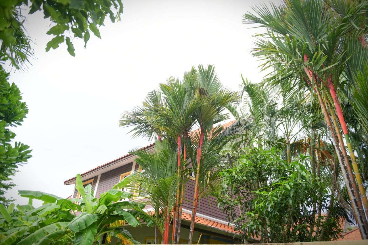 Shimmer Three-bedroom With Large Garden And Two Swimming Pools Villa Rawai