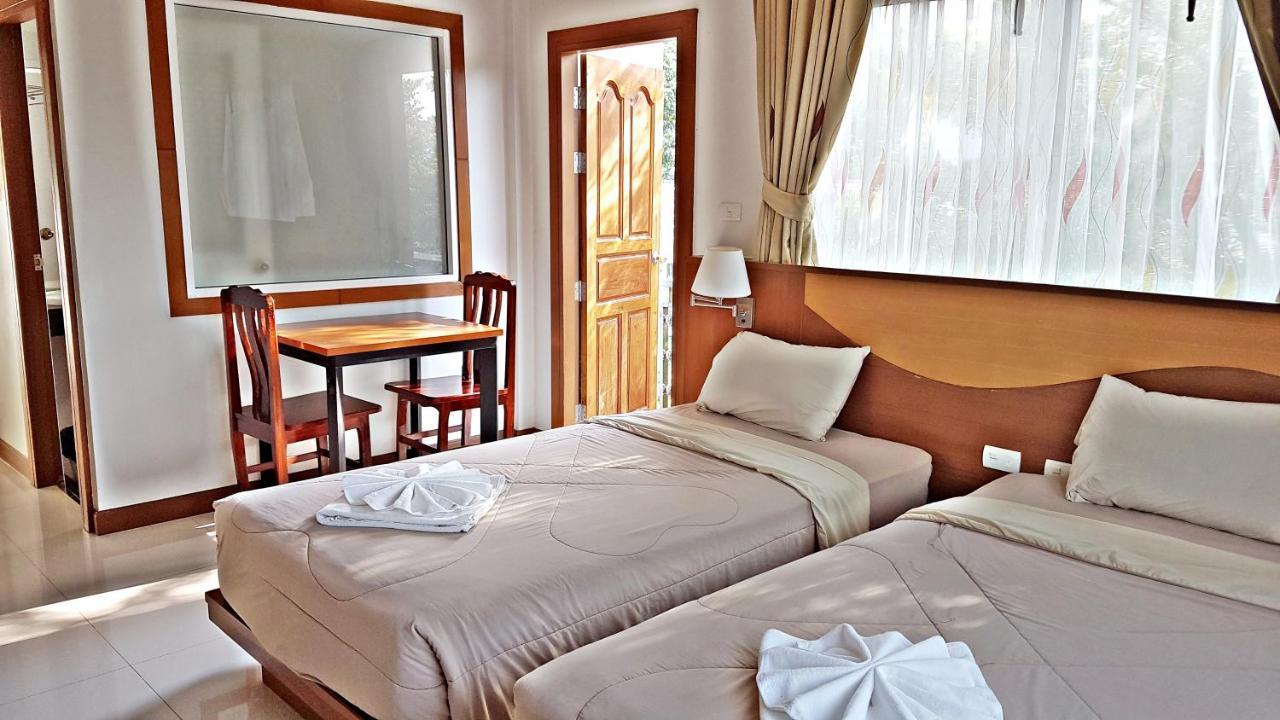Harbor & Service Hotel