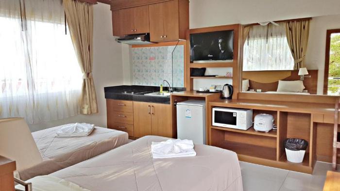 Harbor & Service Hotel 3*