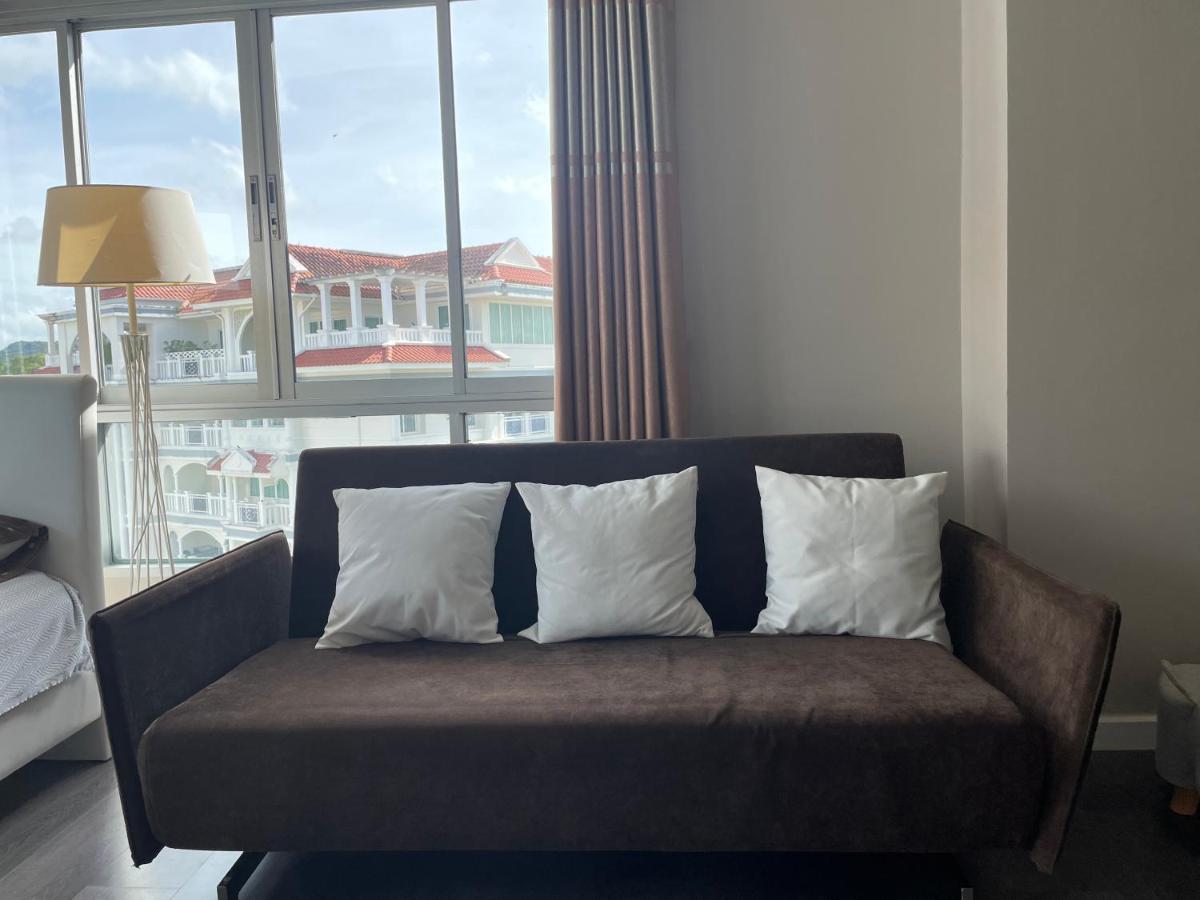 Beautiful Floor Corner In Phuket Center Apartment