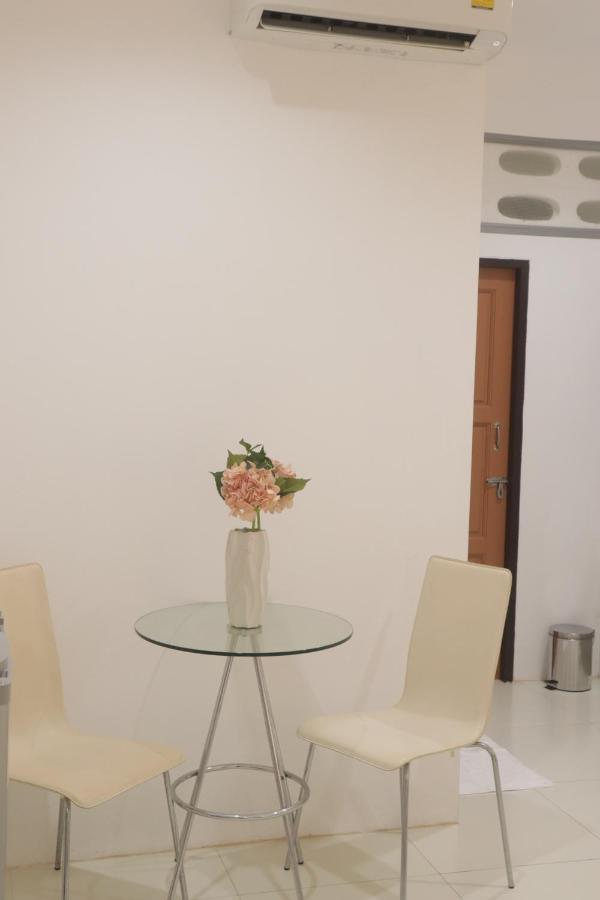 ตะวันแมนชั่น Apartment *