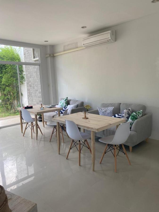 The Chu Cafe / Apartment *