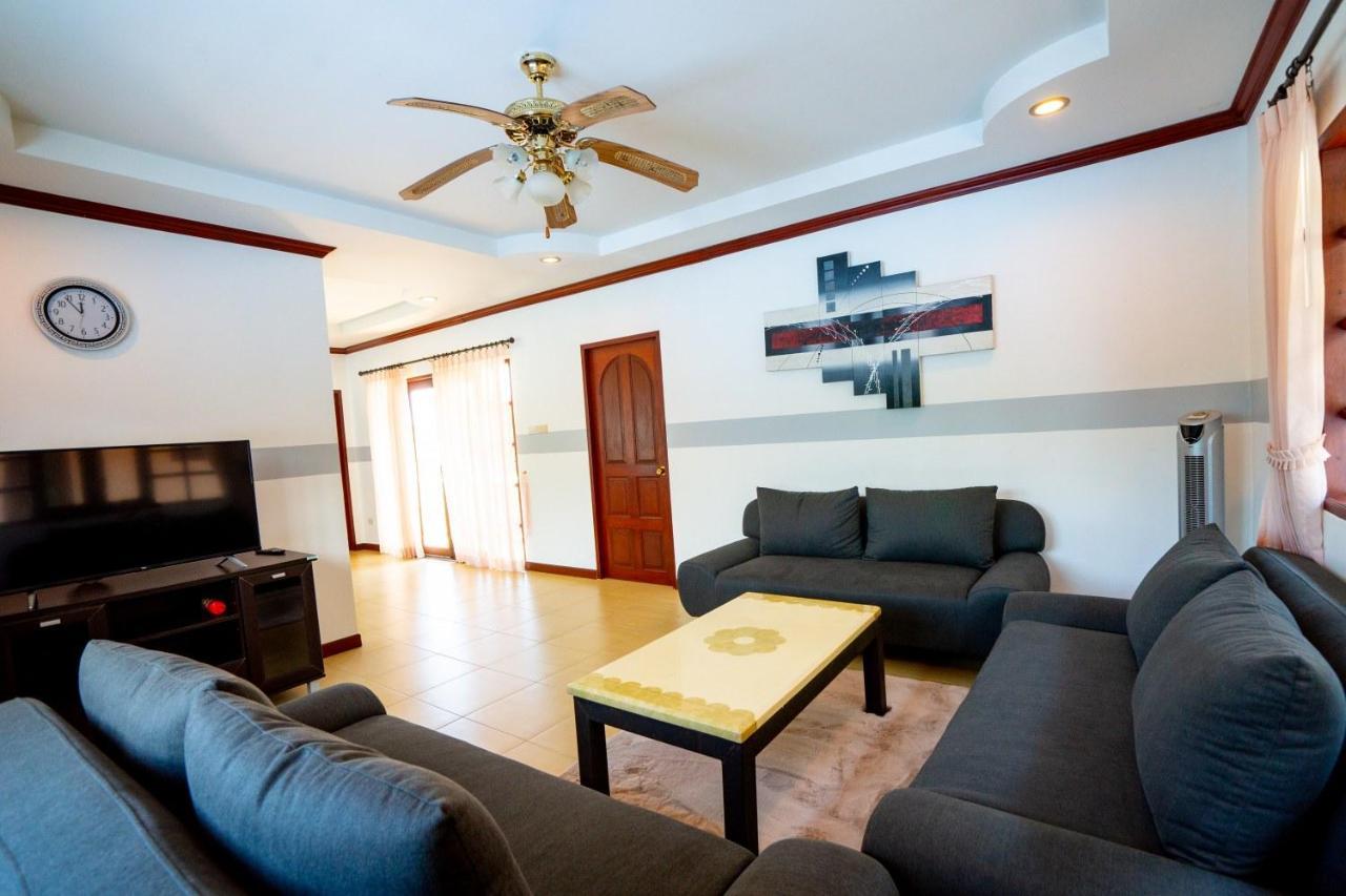 Villa Bang Tao Pool Villa, Close To - Sleeps 16 Phuket