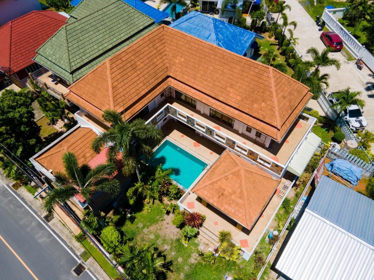 Bang Tao Pool Villa, Close To - Sleeps 16