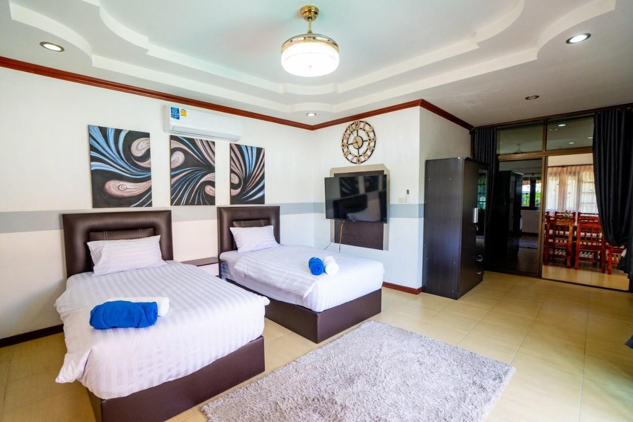 Bang Tao Pool Villa, Close To - Sleeps 16