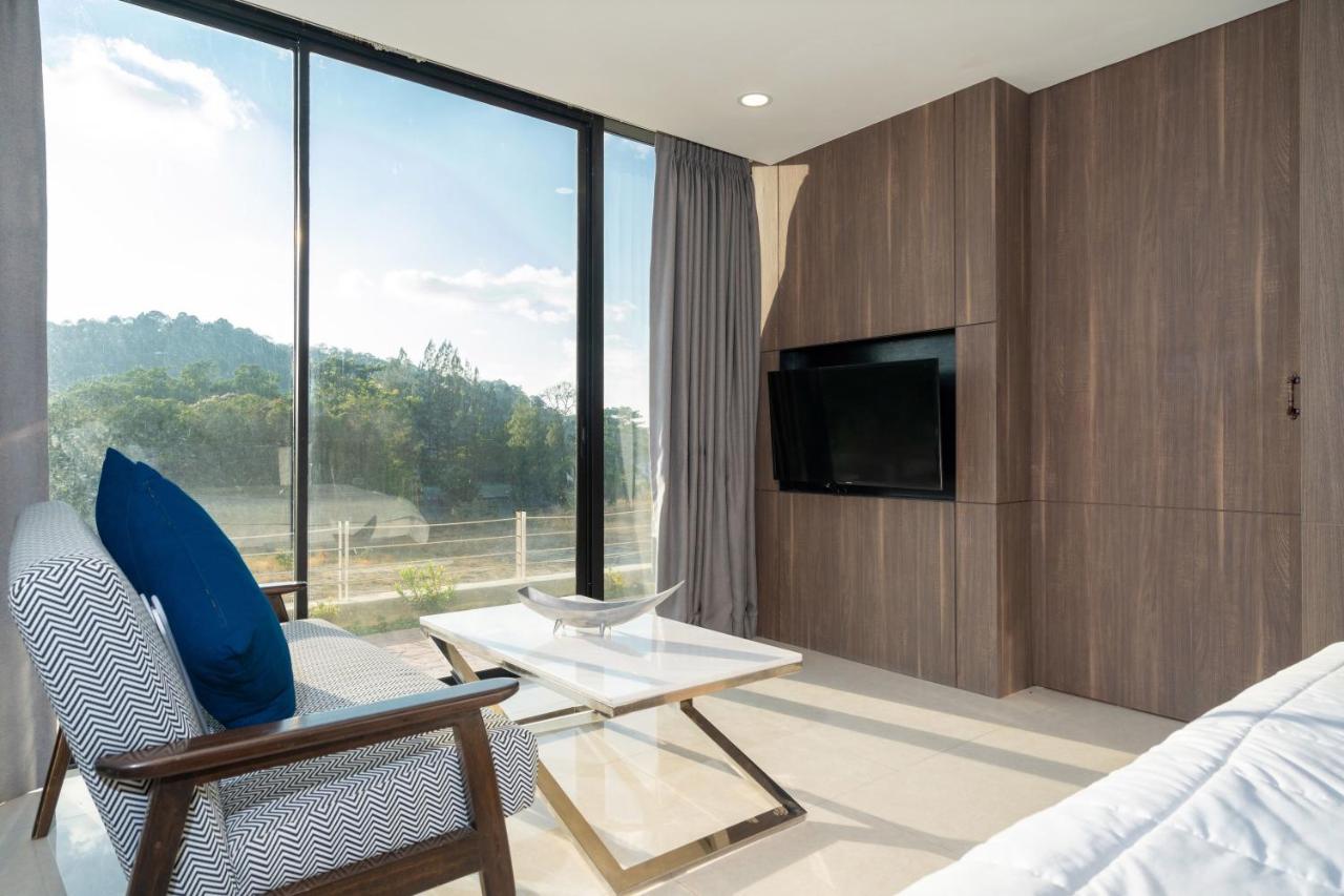 Luxe Duplex With Pool Access, Viva A101 Appartement Patong