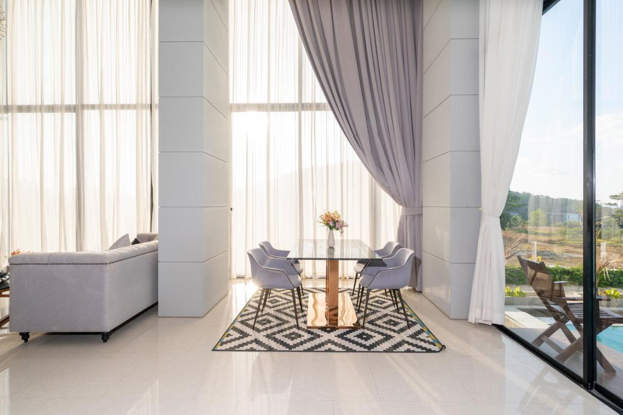 Luxe Duplex With Pool Access, Viva A101 Appartement