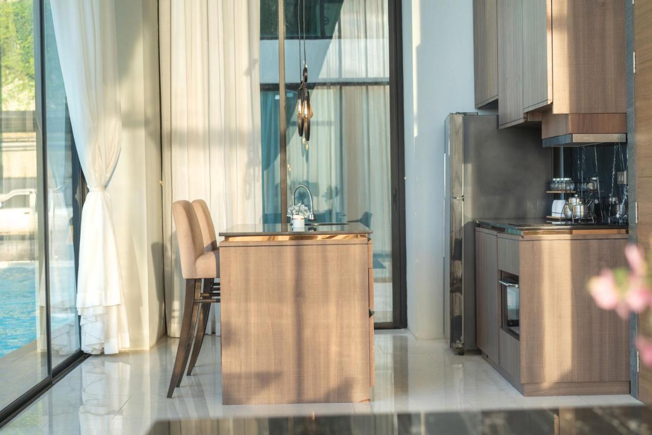 Luxe Duplex With Pool Access, Viva A101 Appartement