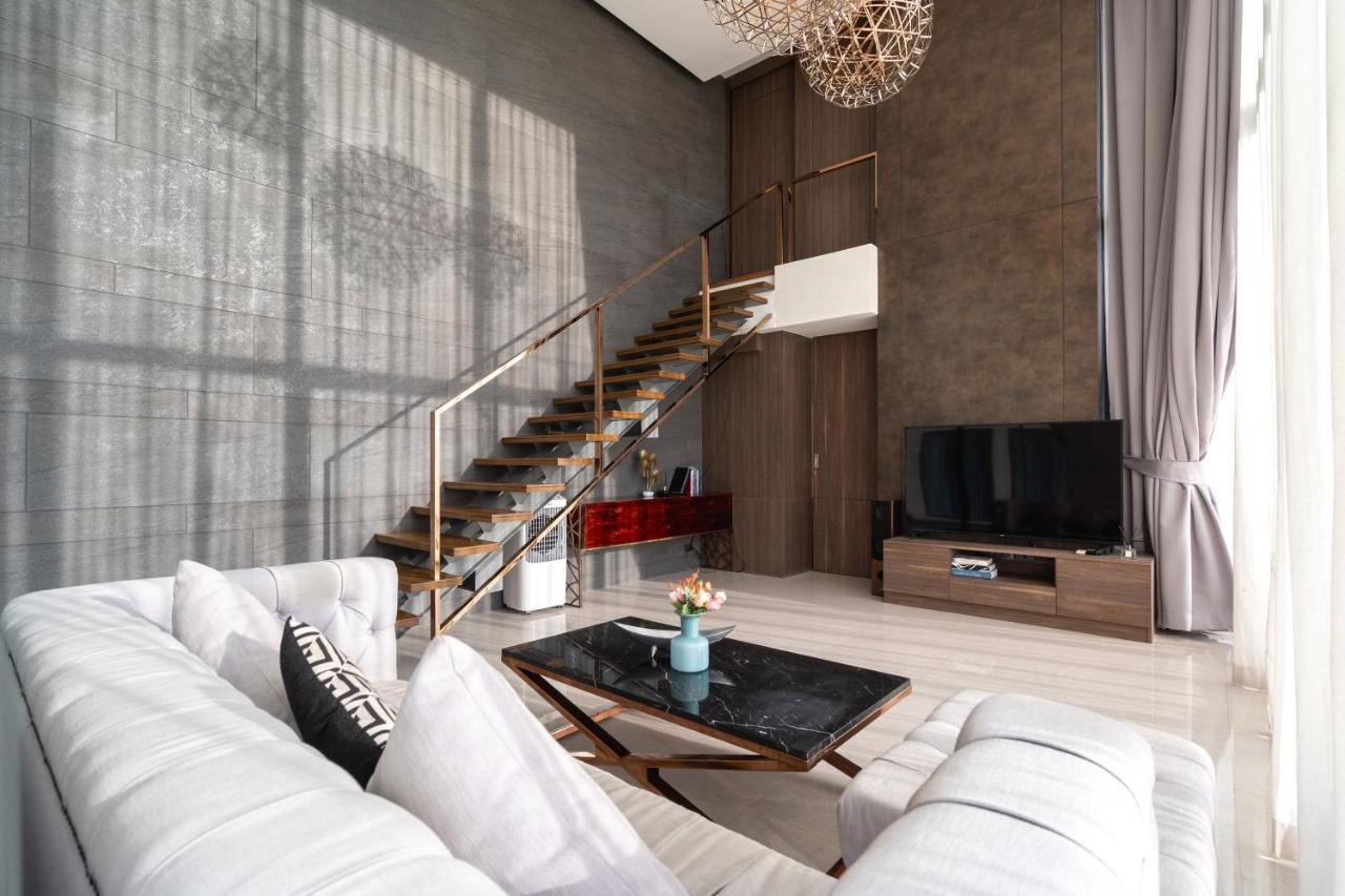 Appartement Luxe Duplex With Pool Access, Viva A101 *