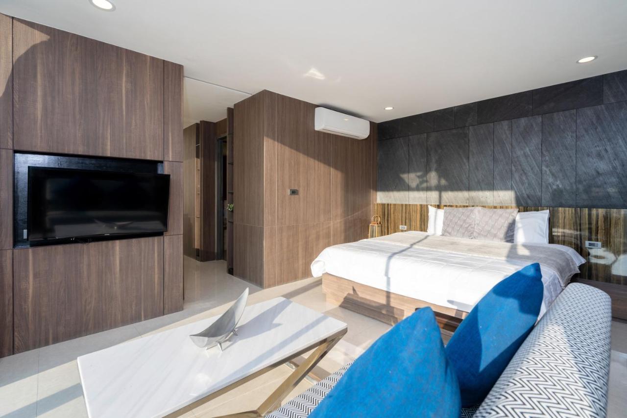 Luxe Duplex With Pool Access, Viva A101 * Patong