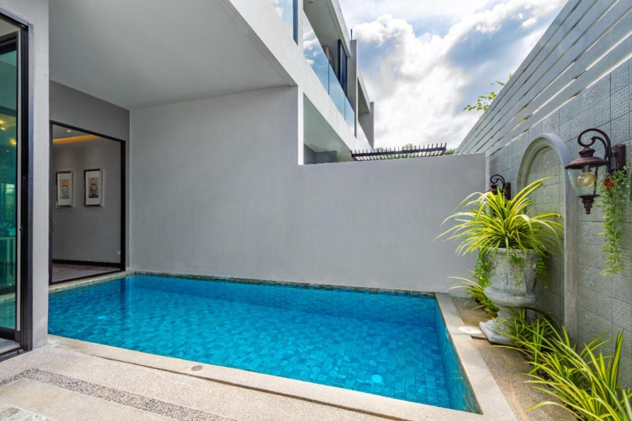 Villa New Luxury Two Bedroom Private Swimming Pool With Complete Supporting Facilities, Convenient For Travel 800 Meters To H09 *
