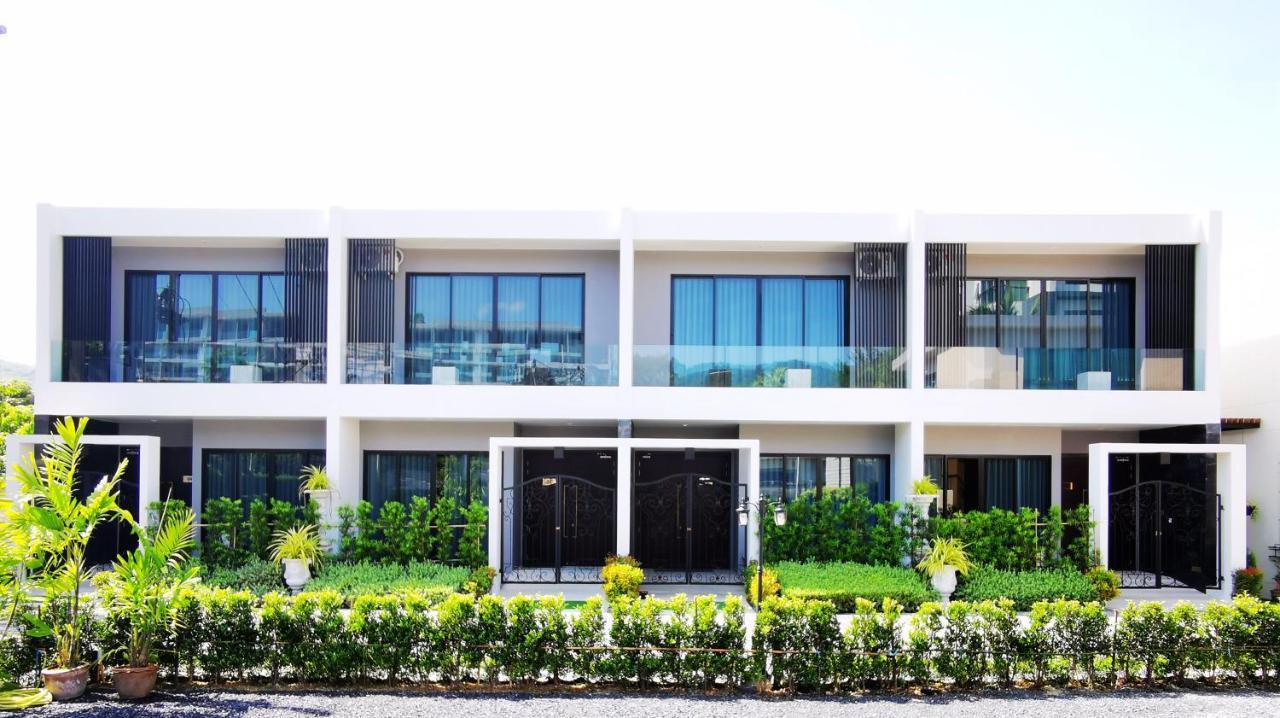 New Luxury Two Bedroom Private Swimming Pool With Complete Supporting Facilities, Convenient For Travel 800 Meters To H09 Villa