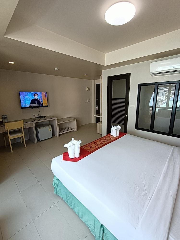 Amici Miei 3* Phuket