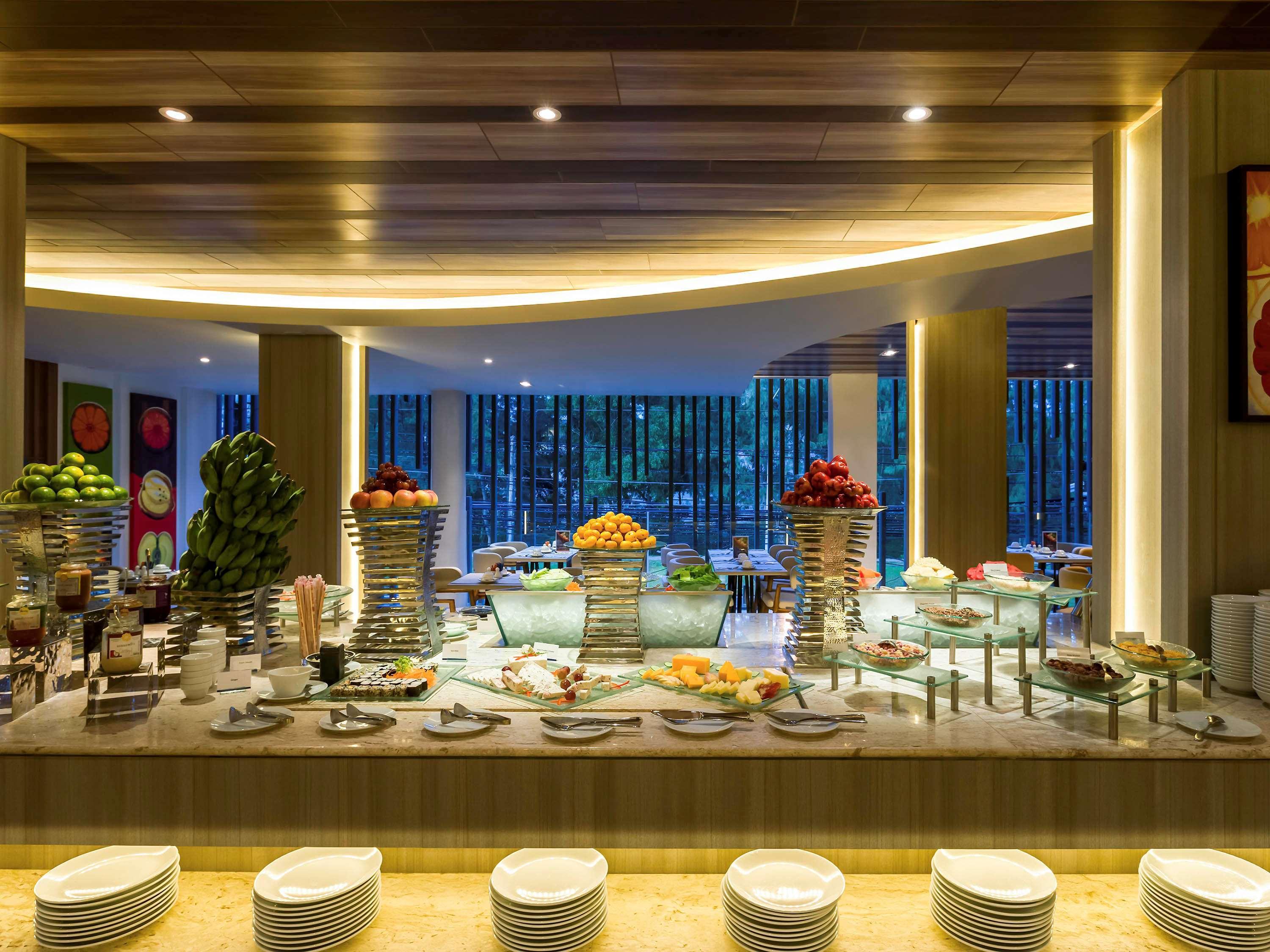 Hotel Phuket By Ihg 4*
