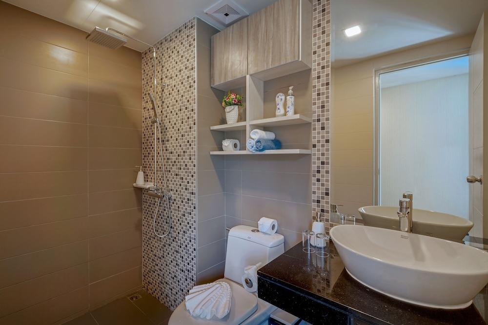 Sea View 5* Kata Beach (Phuket)