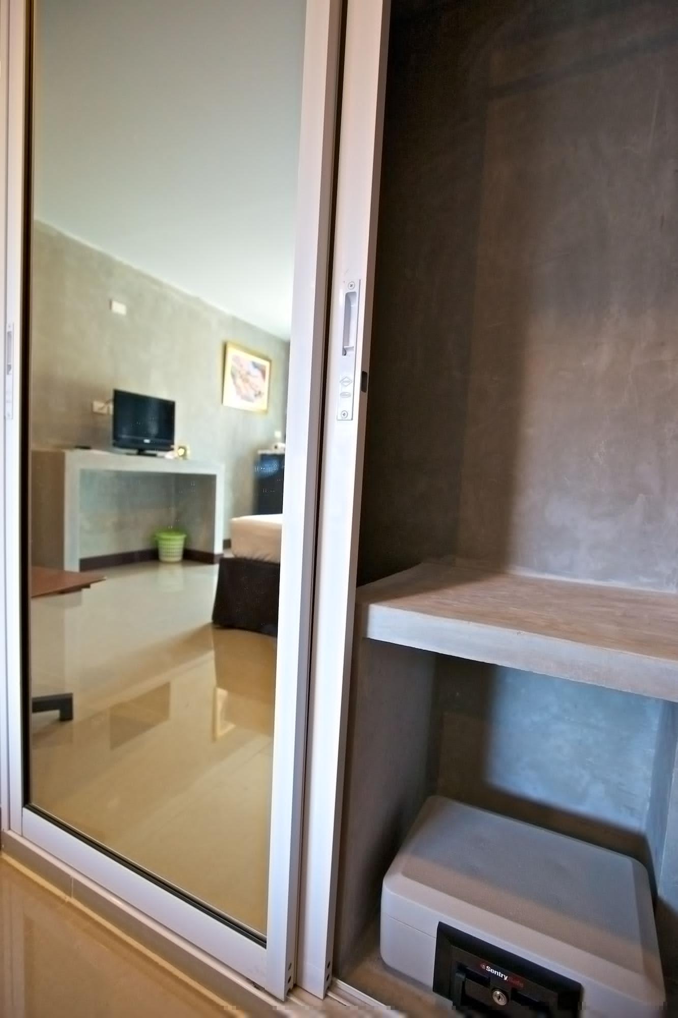Hostel Baan Backpacker Kamala Beach