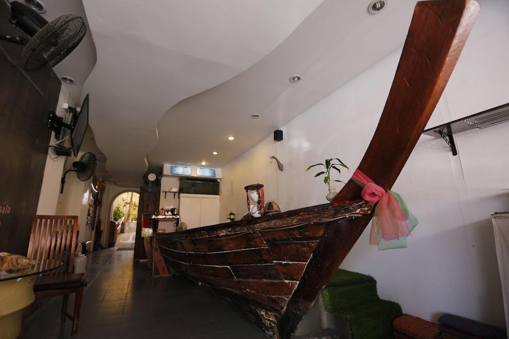 Baan Backpacker Kamala Beach