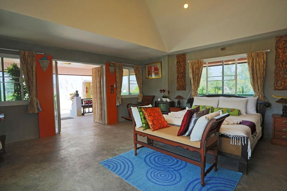 Baan Backpacker Hostel *