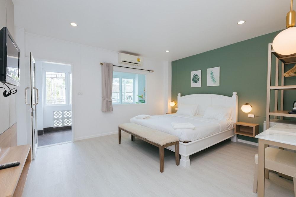 Baan Sutra Phuket