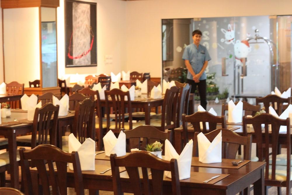 Airport Phuket 4* Nai Yang Beach