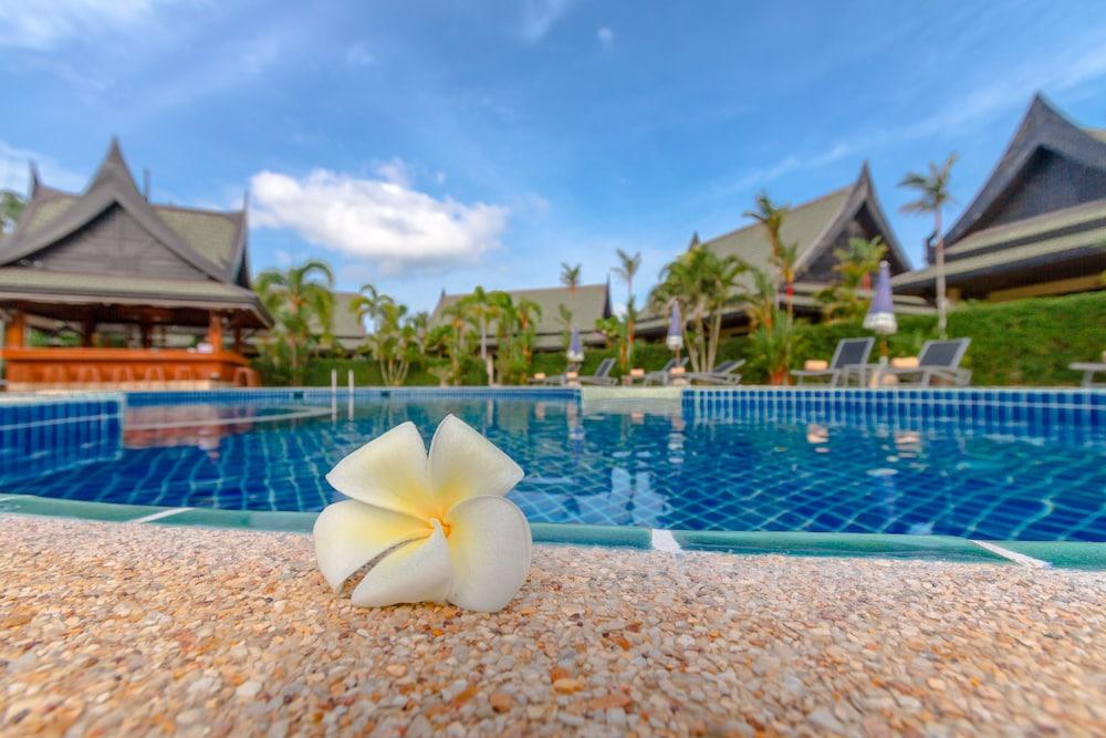 Airport Phuket Resort Nai Yang Beach