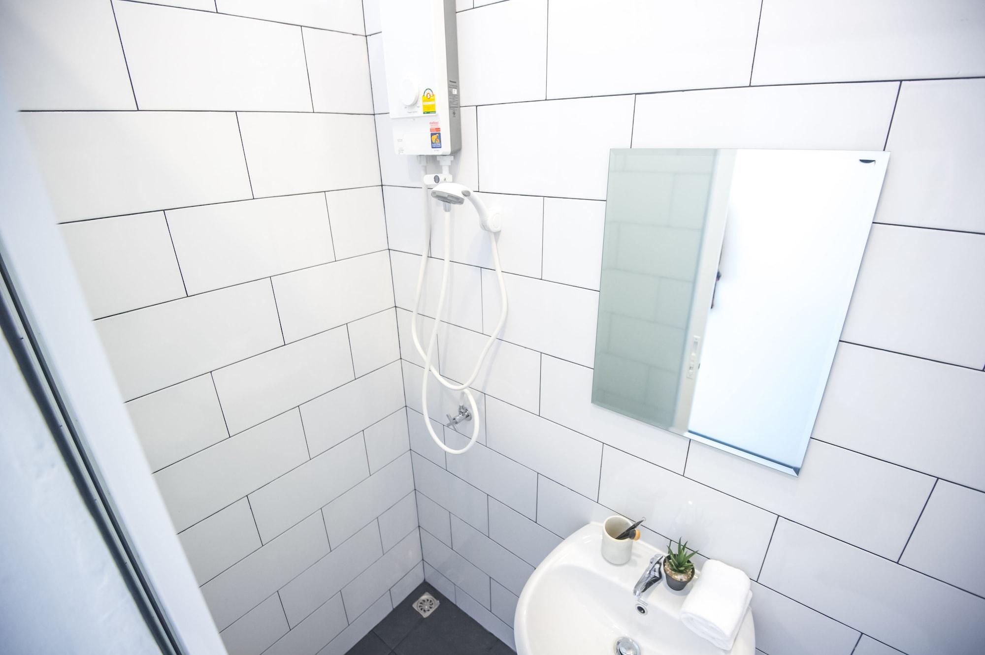 Glur Phuket - Sha Certified Hotel 3*