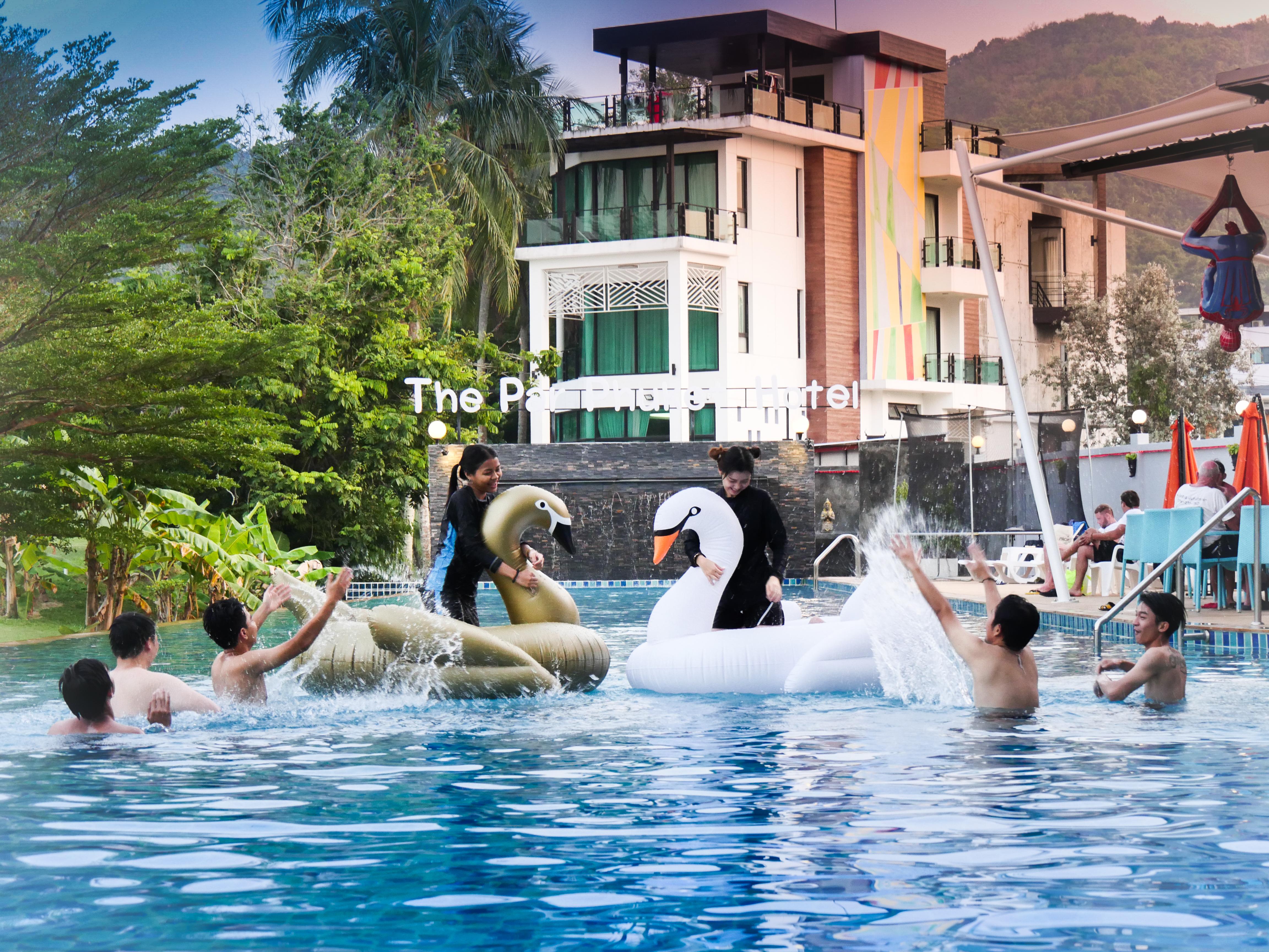 Hotel The Par Phuket Sha Kathu