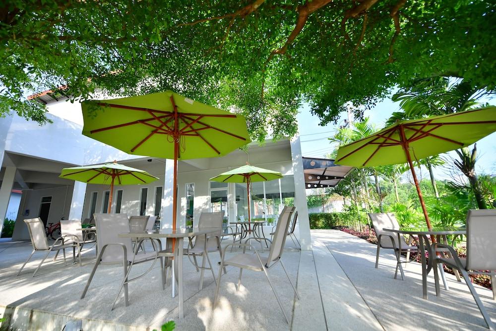 Resort The Touch Naiyang & Fitness Nai Yang Beach