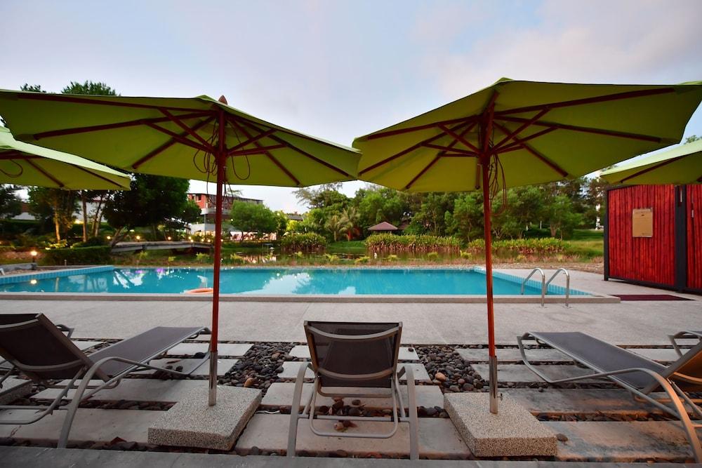 The Touch Naiyang & Fitness Resort 3*