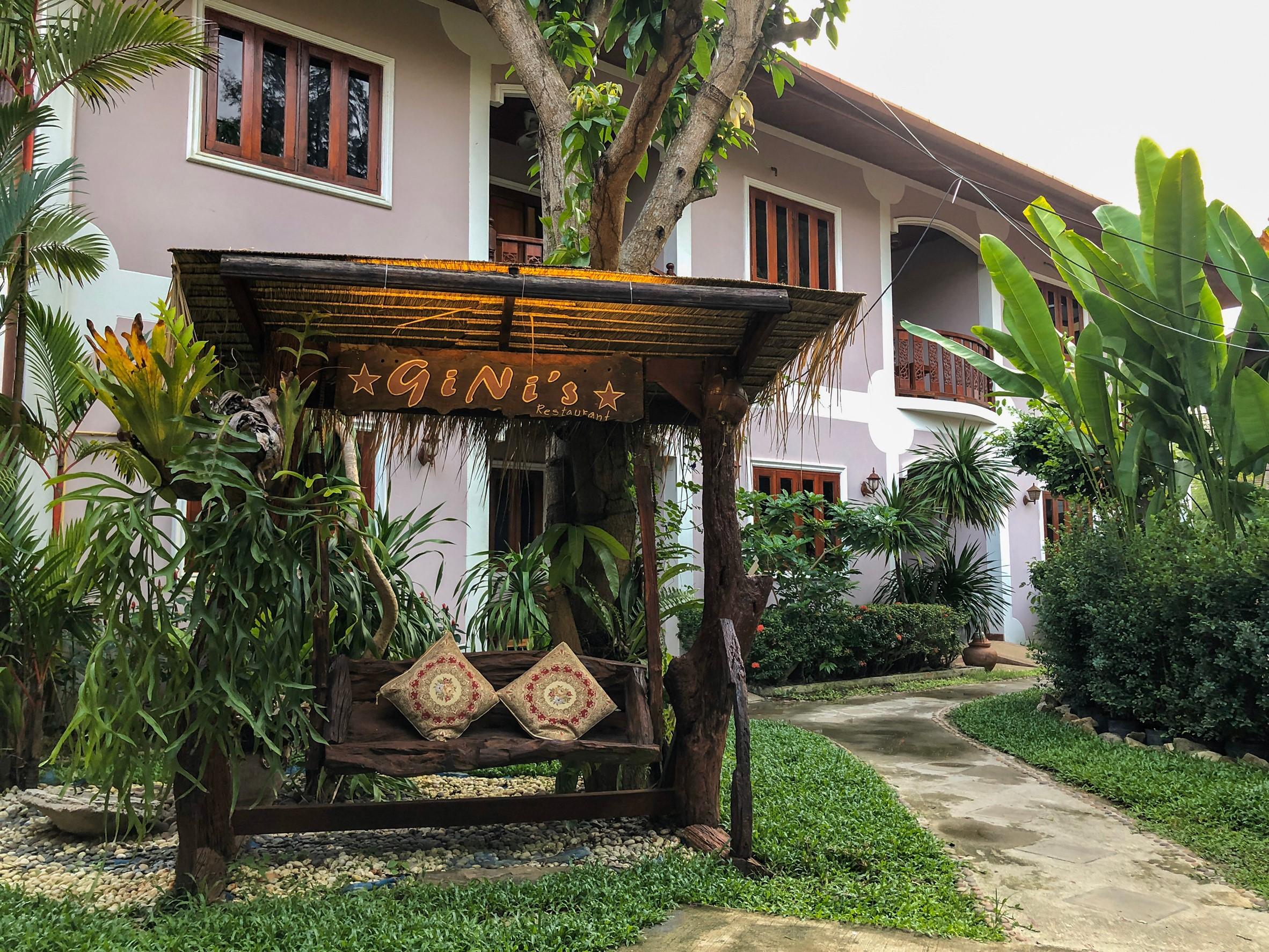 Ginis By Zuzu Hotel