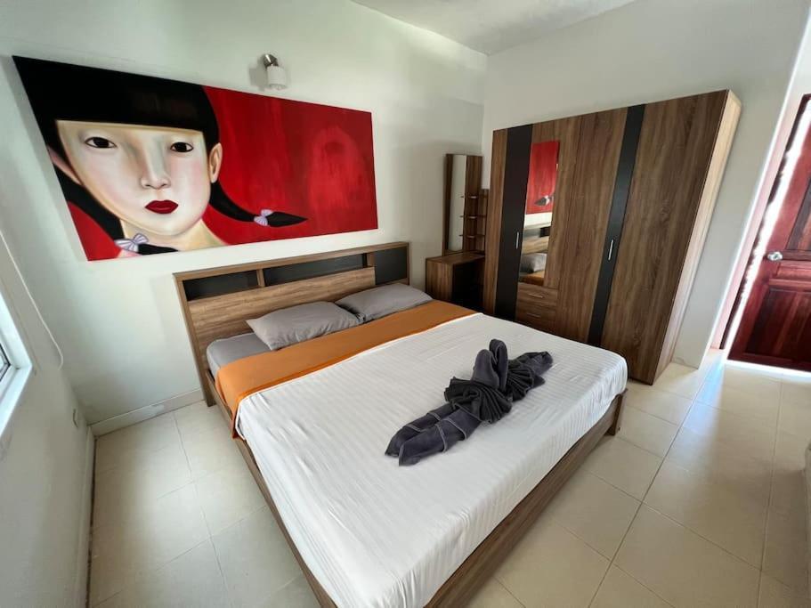 Stunning 4-br House With Inviting Swimming Pool Holiday home