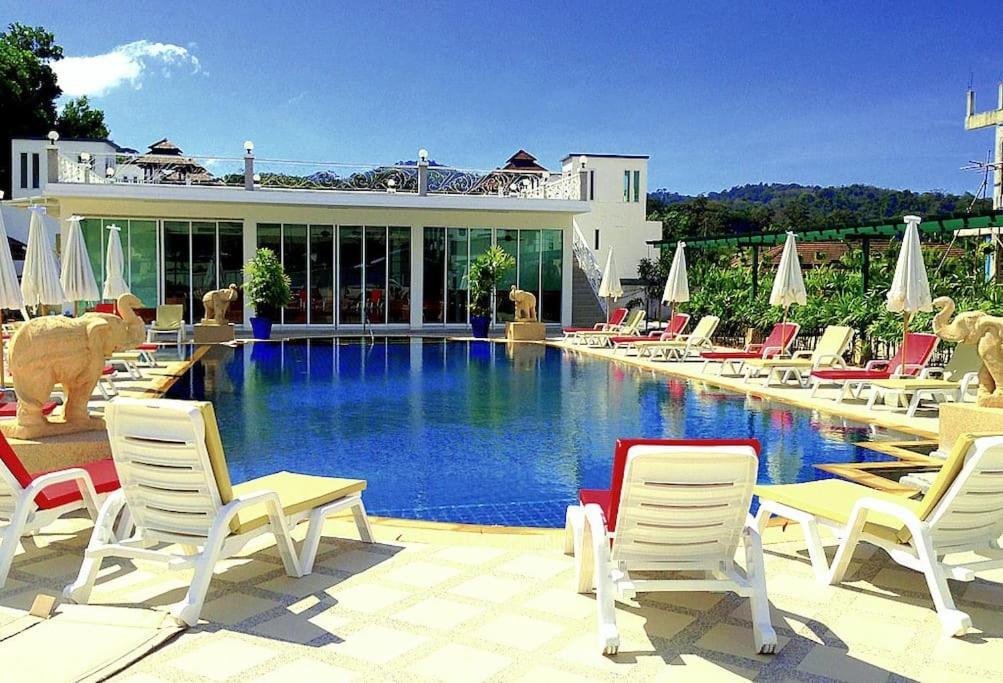 Holiday home Stunning 4-br House With Inviting Swimming Pool *