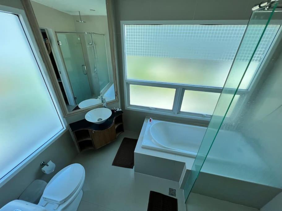 Holiday home Stunning 4-br House With Inviting Swimming Pool