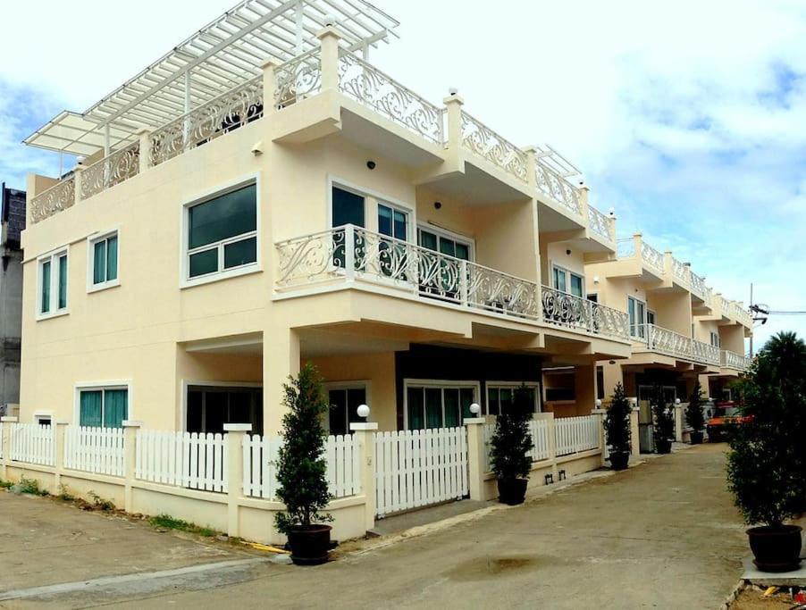 Stunning 4-br House With Inviting Swimming Pool Kamala Beach